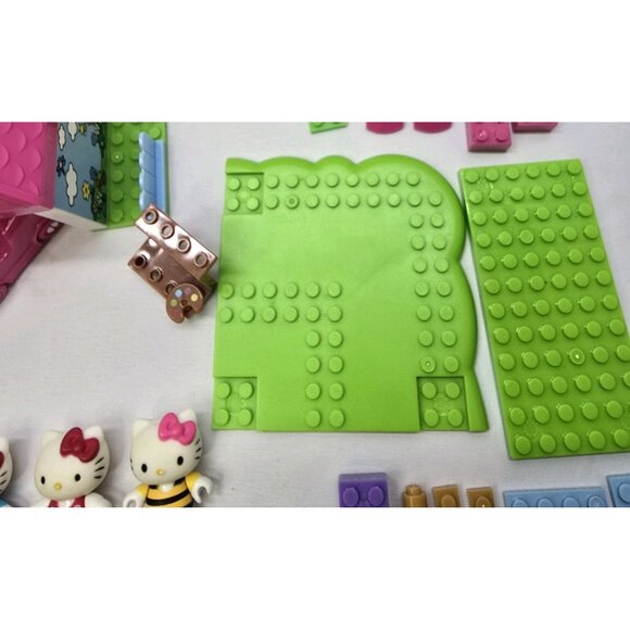 Sanrio Hello Kitty Lot of 10 Mini Figures And Assorted Mega Bloks - Picture 3 of 16